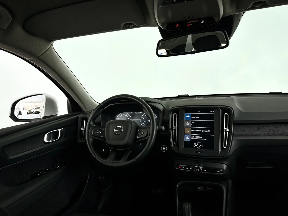 T2 Momentum Core | Park assist | LED | Cruise control | Navigatie
