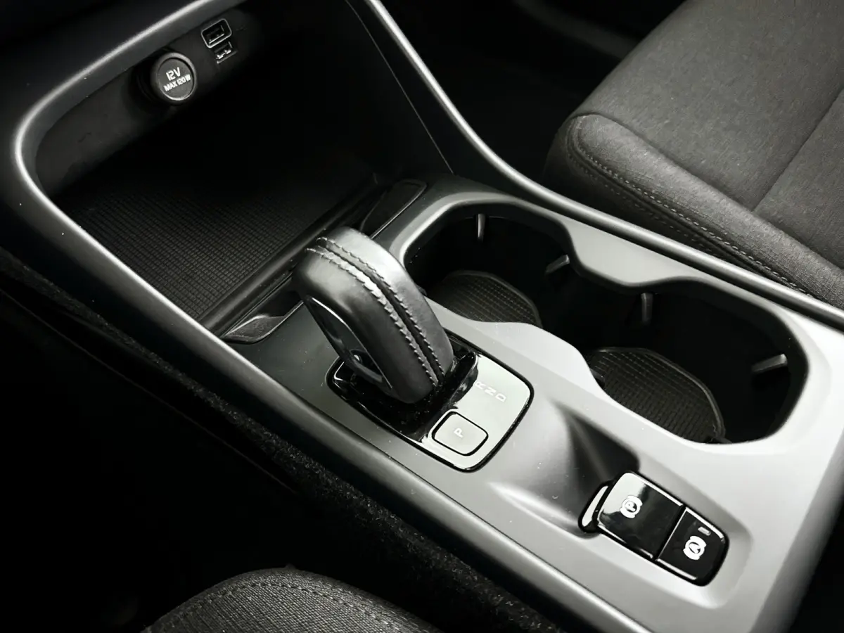 T2 Momentum Core | Park assist | LED | Cruise control | Navigatie