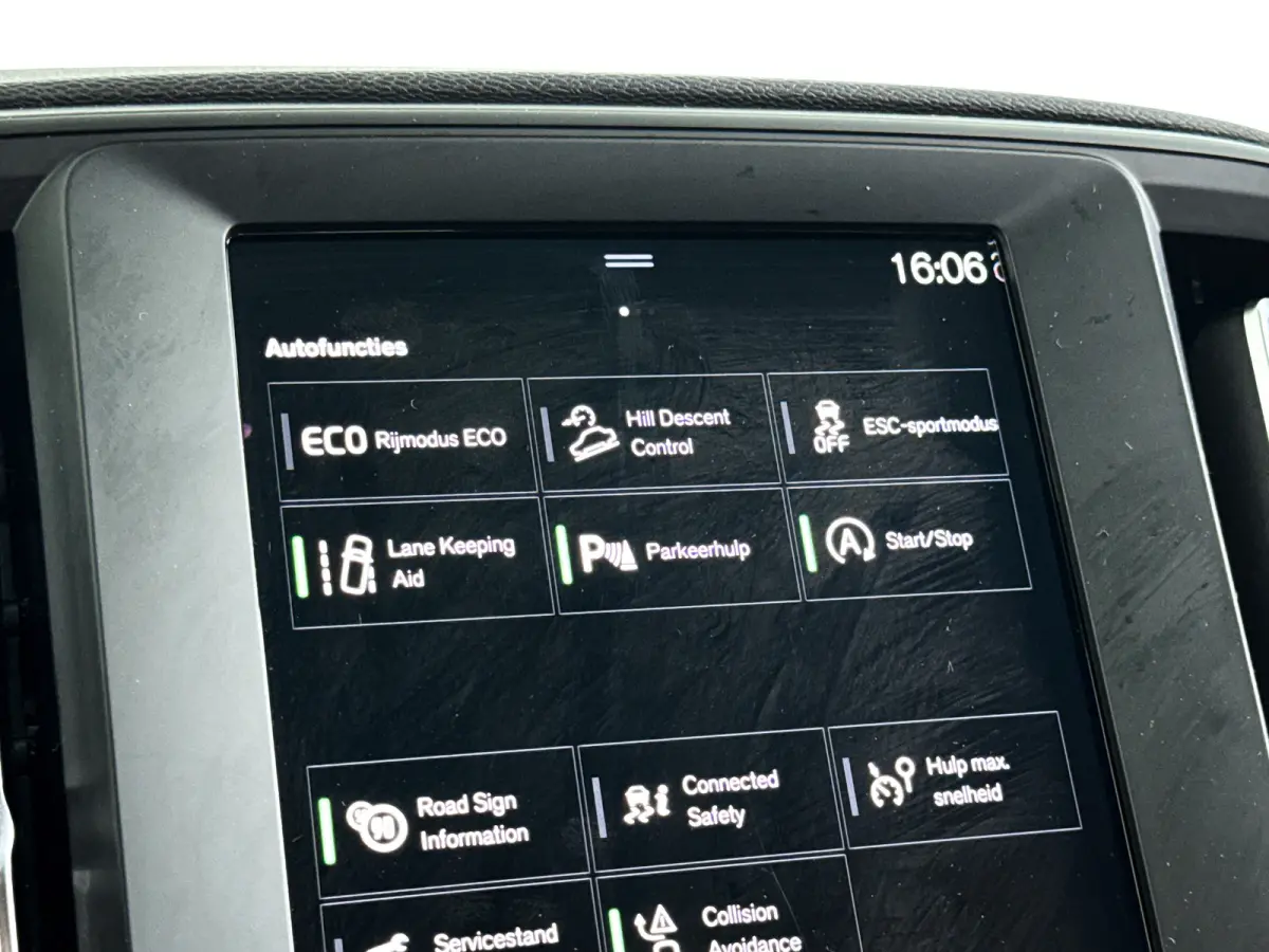 T2 Momentum Core | Park assist | LED | Cruise control | Navigatie