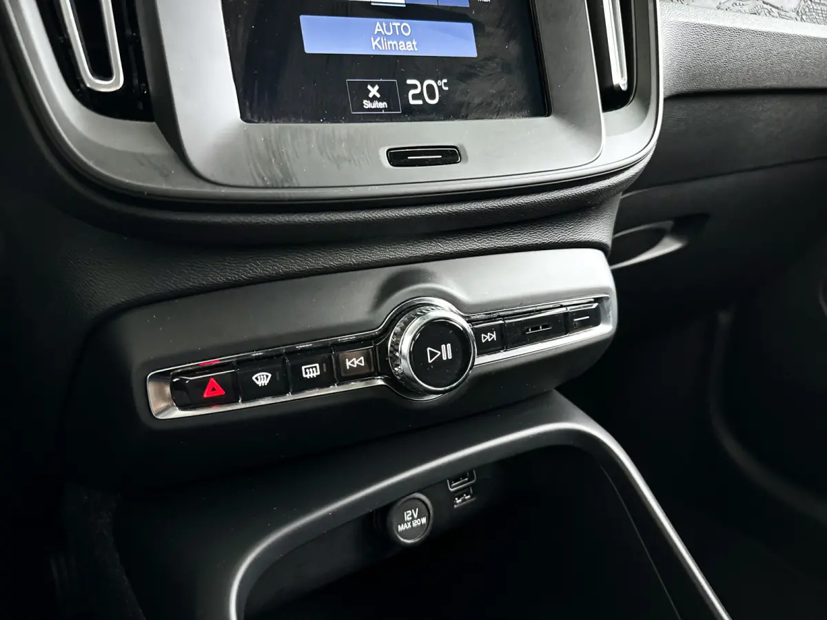 T2 Momentum Core | Park assist | LED | Cruise control | Navigatie