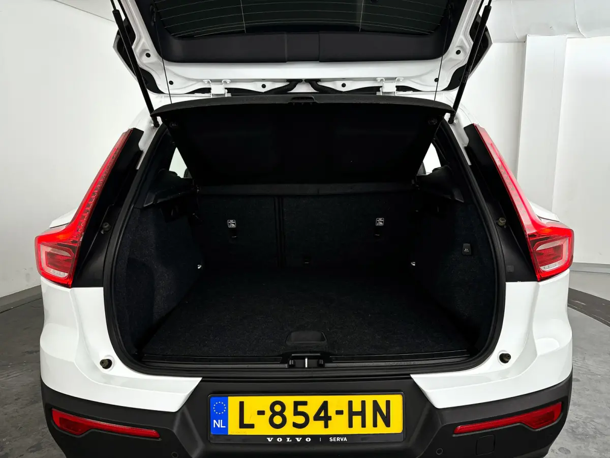 T2 Momentum Core | Park assist | LED | Cruise control | Navigatie