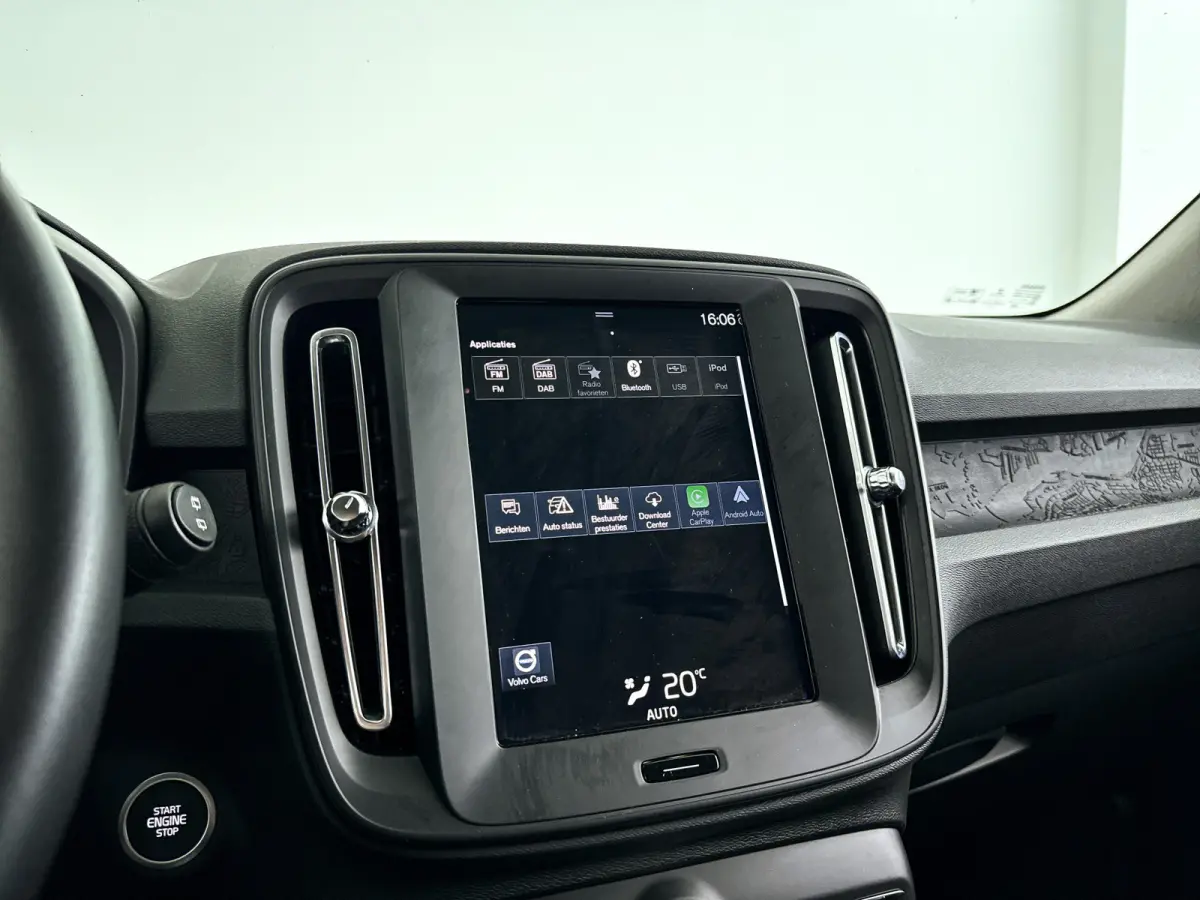 T2 Momentum Core | Park assist | LED | Cruise control | Navigatie