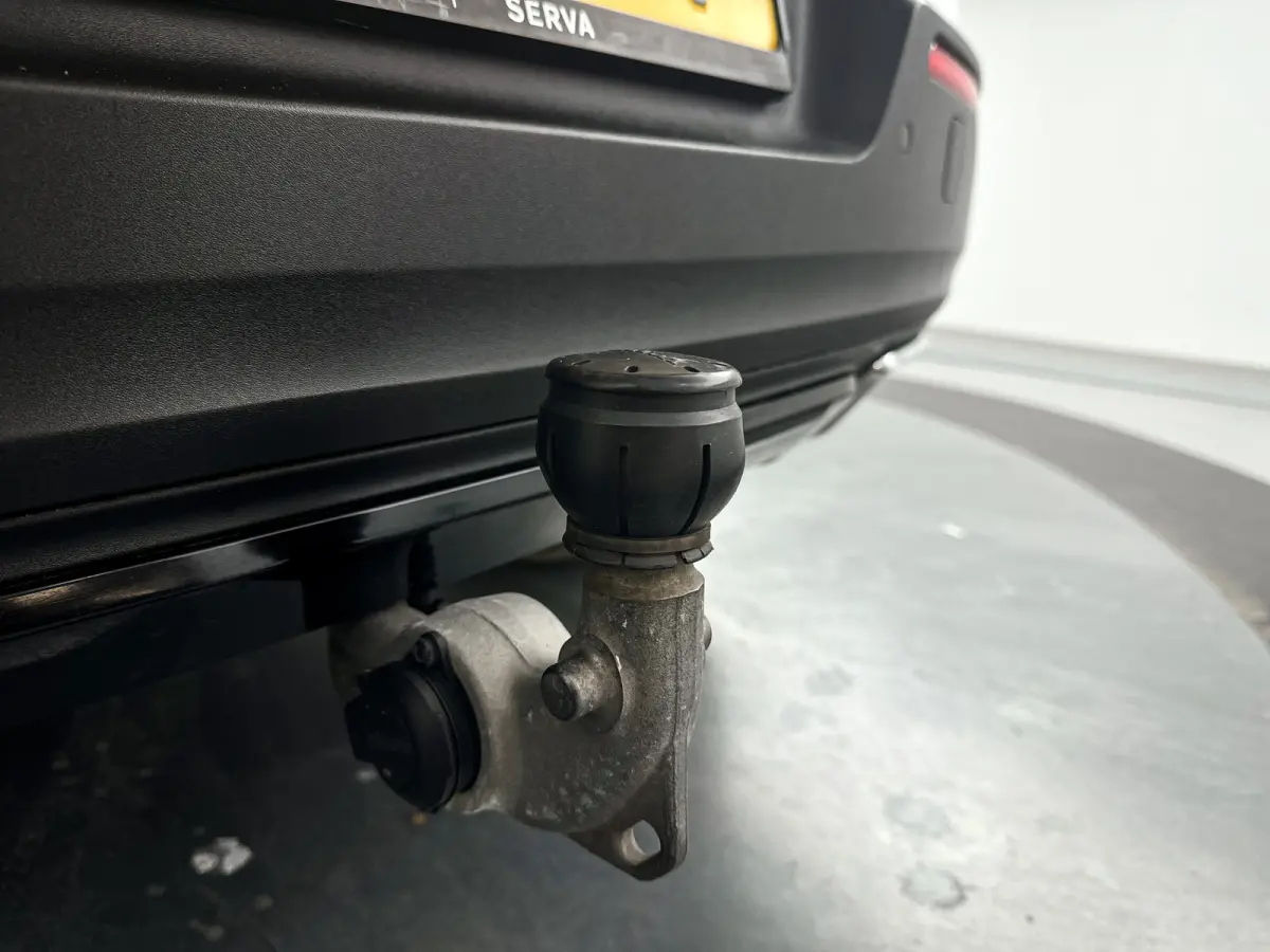 T5 AWD R-Design Intro Edition | Panoramadak | Parkeercamera | Stoel- en Stuurverwarming | Keyless | Trekhaak
