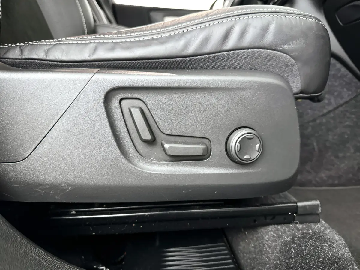 T5 AWD R-Design Intro Edition | Panoramadak | Parkeercamera | Stoel- en Stuurverwarming | Keyless | Trekhaak