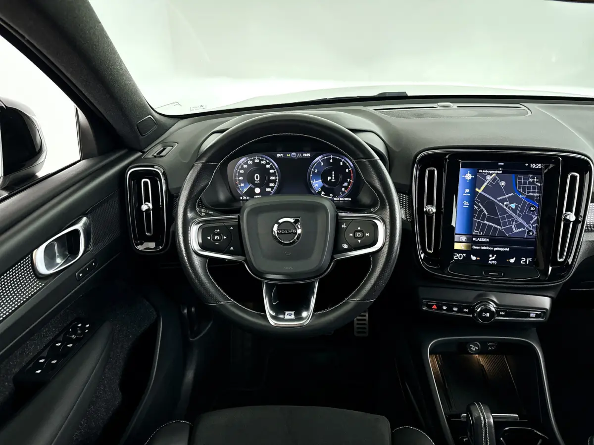 T5 AWD R-Design Intro Edition | Panoramadak | Parkeercamera | Stoel- en Stuurverwarming | Keyless | Trekhaak