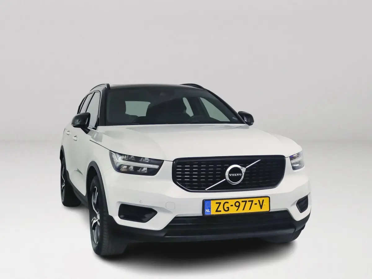 T5 AWD R-Design Intro Edition | Panoramadak | Parkeercamera | Stoel- en Stuurverwarming | Keyless | Trekhaak