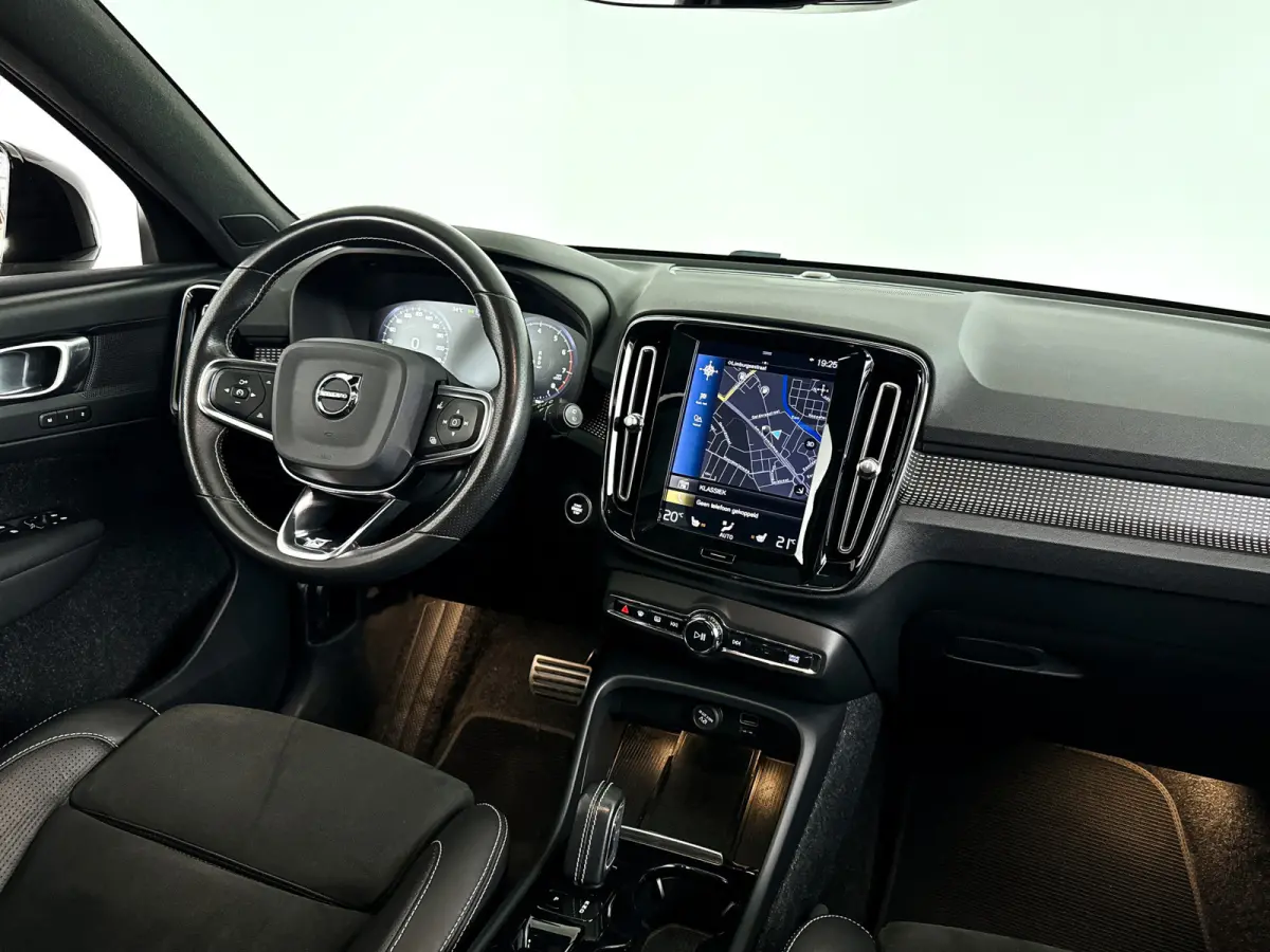 T5 AWD R-Design Intro Edition | Panoramadak | Parkeercamera | Stoel- en Stuurverwarming | Keyless | Trekhaak