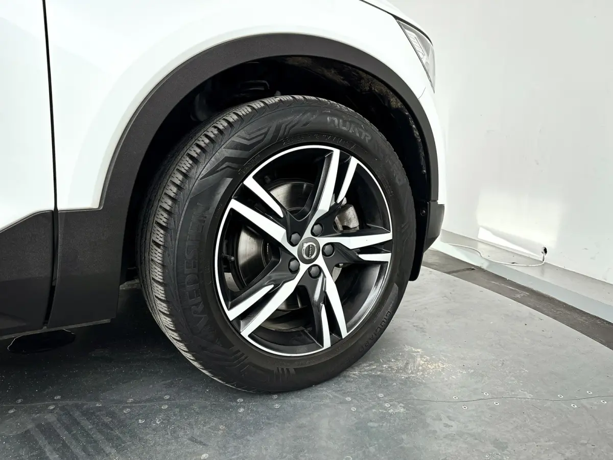 T5 AWD R-Design Intro Edition | Panoramadak | Parkeercamera | Stoel- en Stuurverwarming | Keyless | Trekhaak