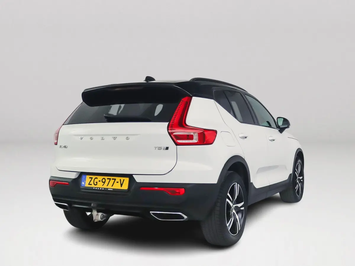T5 AWD R-Design Intro Edition | Panoramadak | Parkeercamera | Stoel- en Stuurverwarming | Keyless | Trekhaak
