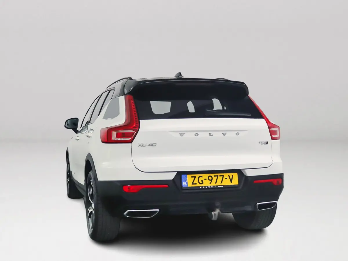 T5 AWD R-Design Intro Edition | Panoramadak | Parkeercamera | Stoel- en Stuurverwarming | Keyless | Trekhaak