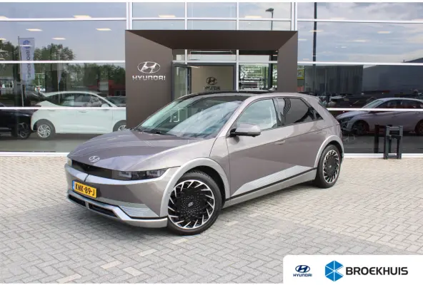 Lounge 73kWh | Elektrisch verstelb. voorstoelen met geheugen | Rondomzicht graden camera | Panoramadak | Head-up display | Achterstoelen verwarmd | Armsteun voor | Bots waarschuwing systeem