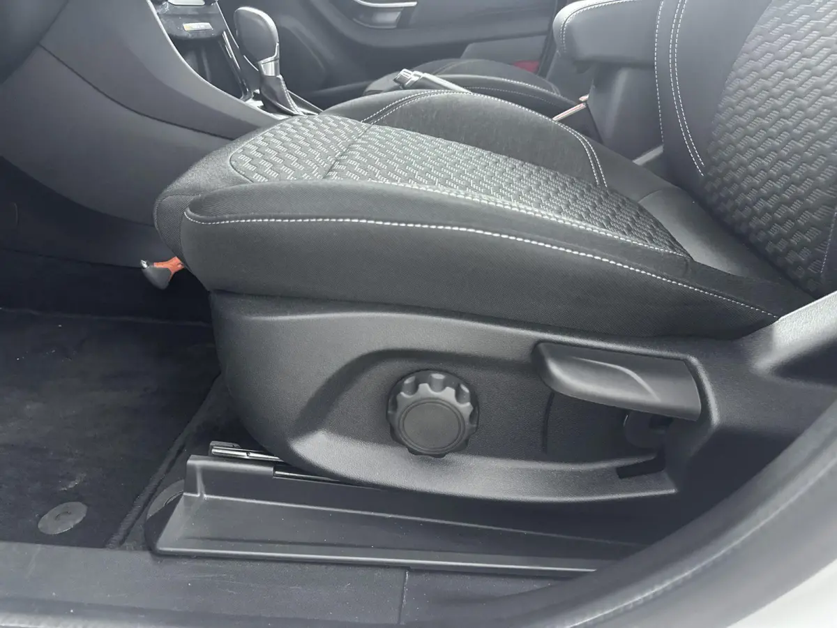 1.0 EcoBoost Titanium | CAMERA | DODE HOEK DETECTIE | CLIMATE CONTROL | NAVIGATIE |