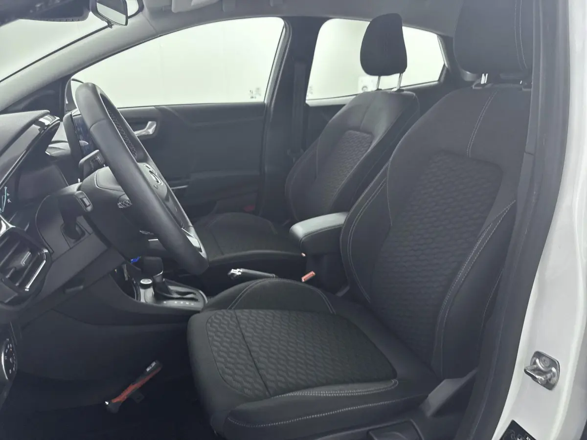 1.0 EcoBoost Titanium | CAMERA | DODE HOEK DETECTIE | CLIMATE CONTROL | NAVIGATIE |