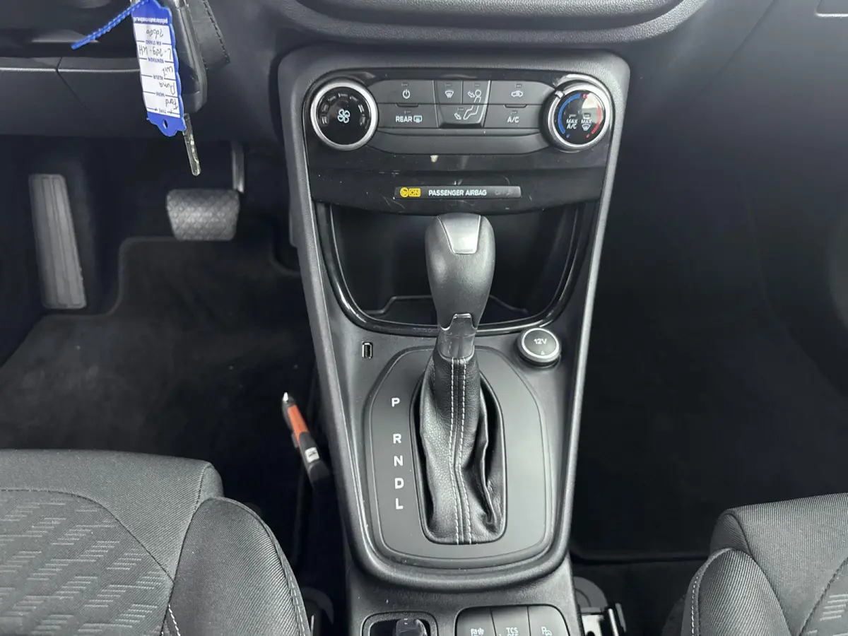 1.0 EcoBoost Titanium | CAMERA | DODE HOEK DETECTIE | CLIMATE CONTROL | NAVIGATIE |
