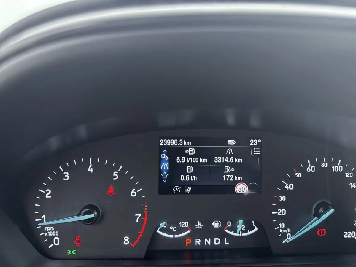 1.0 EcoBoost Titanium | CAMERA | DODE HOEK DETECTIE | CLIMATE CONTROL | NAVIGATIE |