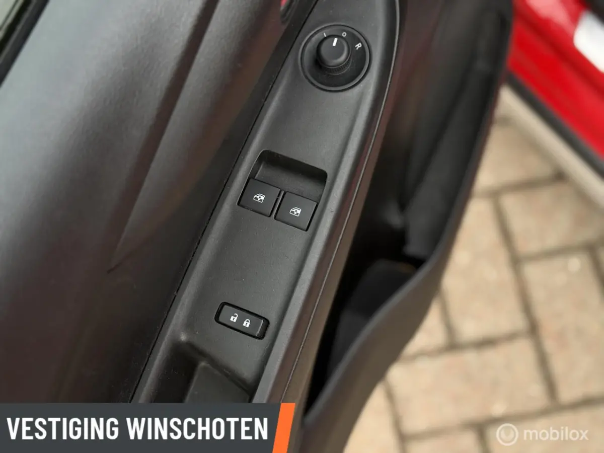 1.0 Online Edition Automaat | Airco | PDC Achter | Apple Carplay/Android Auto | Priv