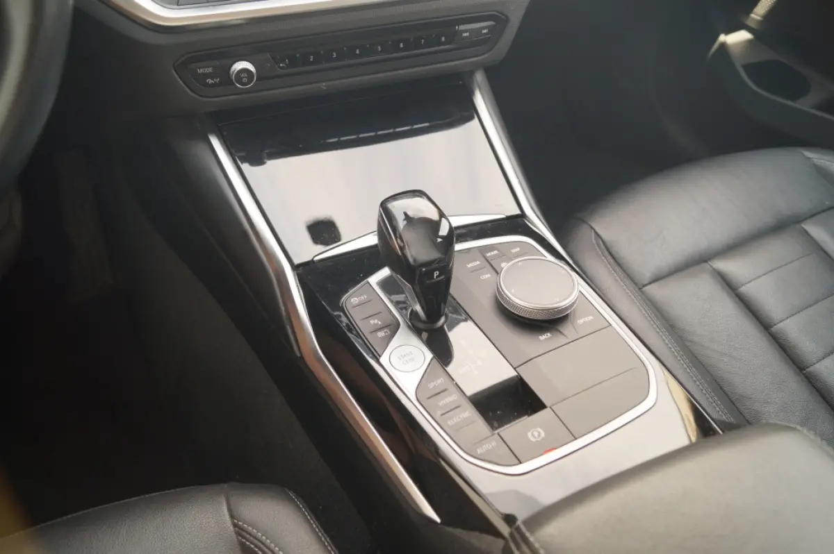 320e PHEV Business Edition Plus -LEER-ECC-NAVI-