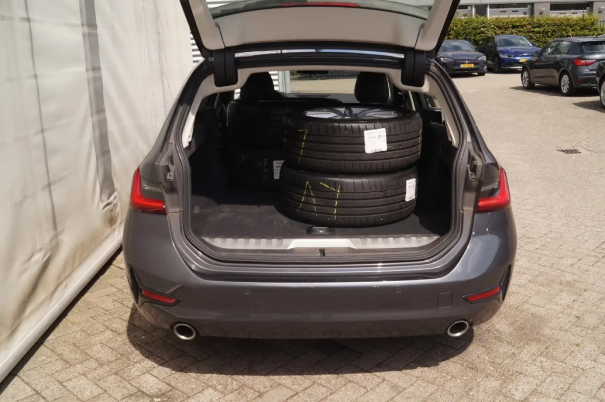 320e PHEV Business Edition Plus -LEER-ECC-NAVI-
