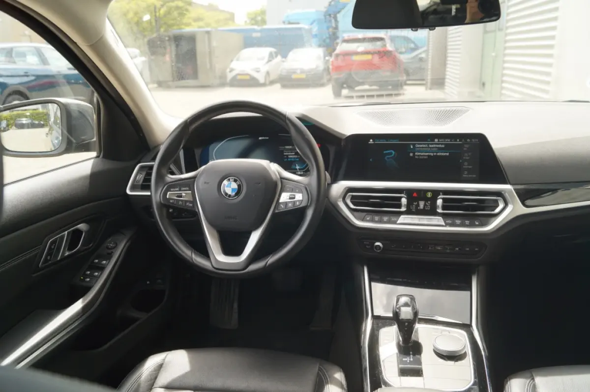 320e PHEV Business Edition Plus -LEER-ECC-NAVI-