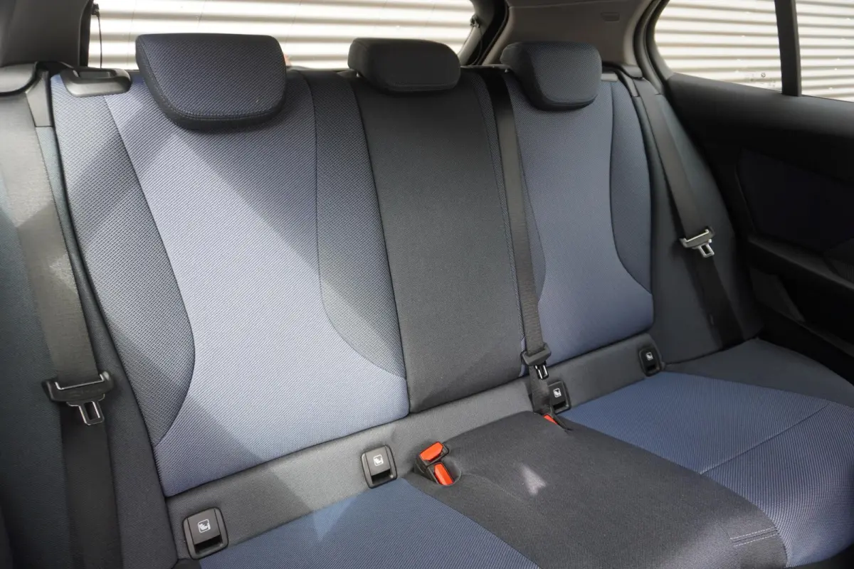 120 | M Sport Design | Premium Pack | Stuurwielrand verwarmd | Harman Kardon HiFi Sound system | Comfort Access | Achteruitrijcamera