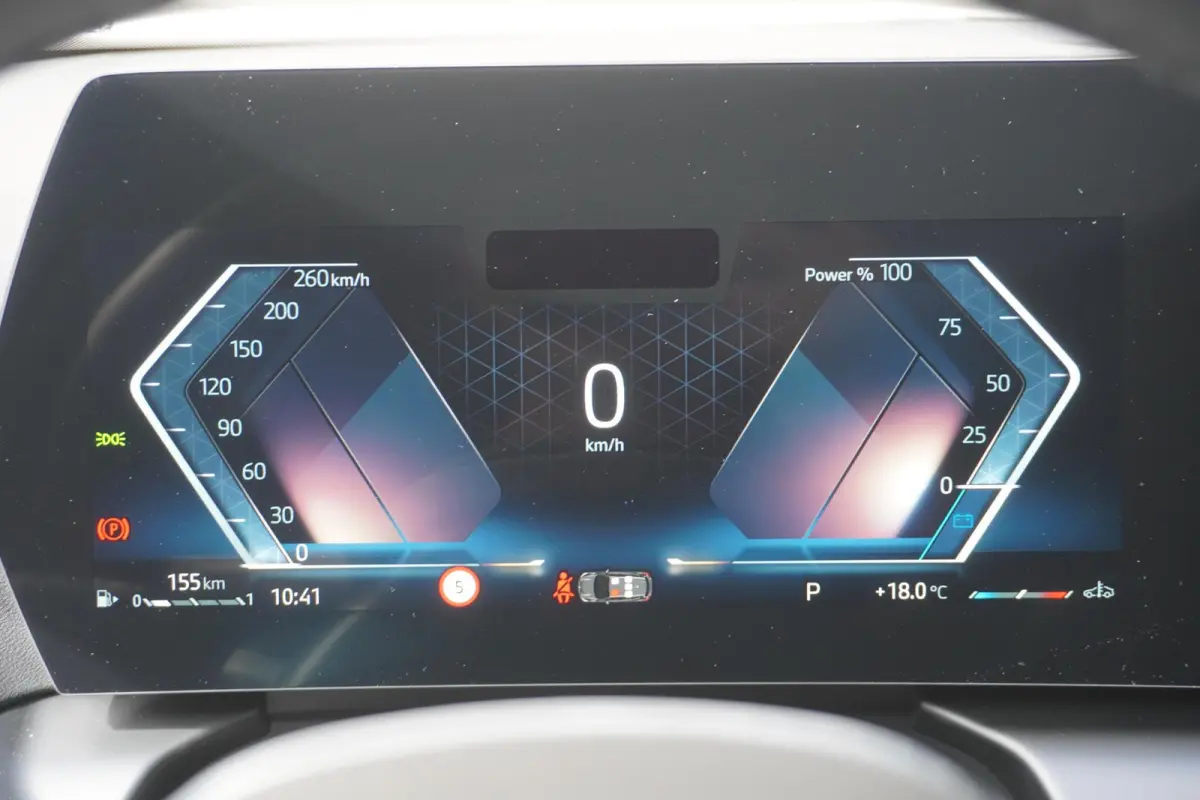 120 | M Sport Design | Premium Pack | Stuurwielrand verwarmd | Harman Kardon HiFi Sound system | Comfort Access | Achteruitrijcamera