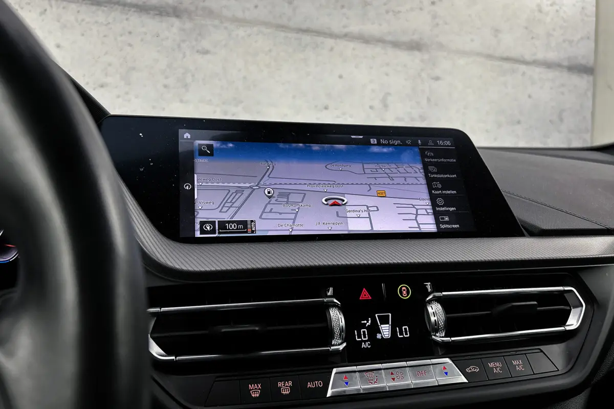 218i High Executive | M sport | LED koplampen | Camera | Navigatie