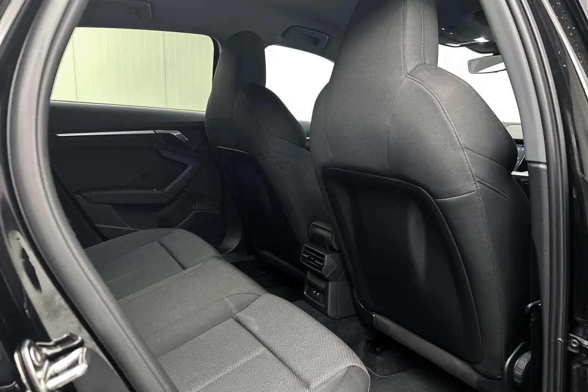 30 TFSI Advanced edition | Stoelverwarming | Navigatie | Airco