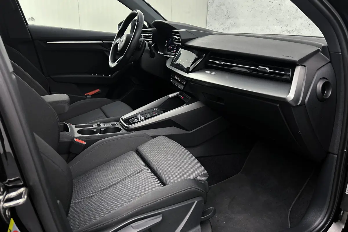 30 TFSI Advanced edition | Stoelverwarming | Navigatie | Airco