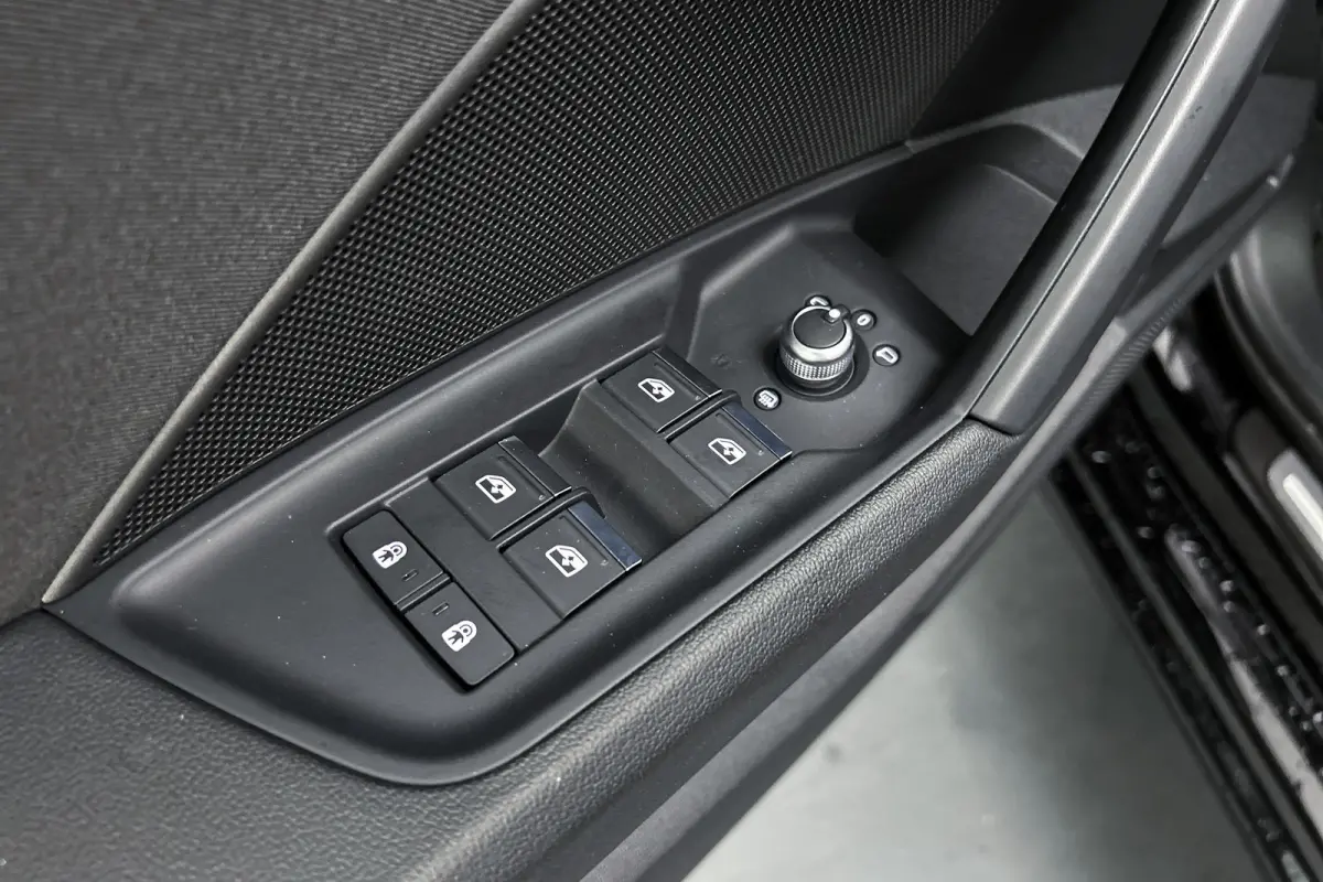 30 TFSI Advanced edition | Stoelverwarming | Navigatie | Airco