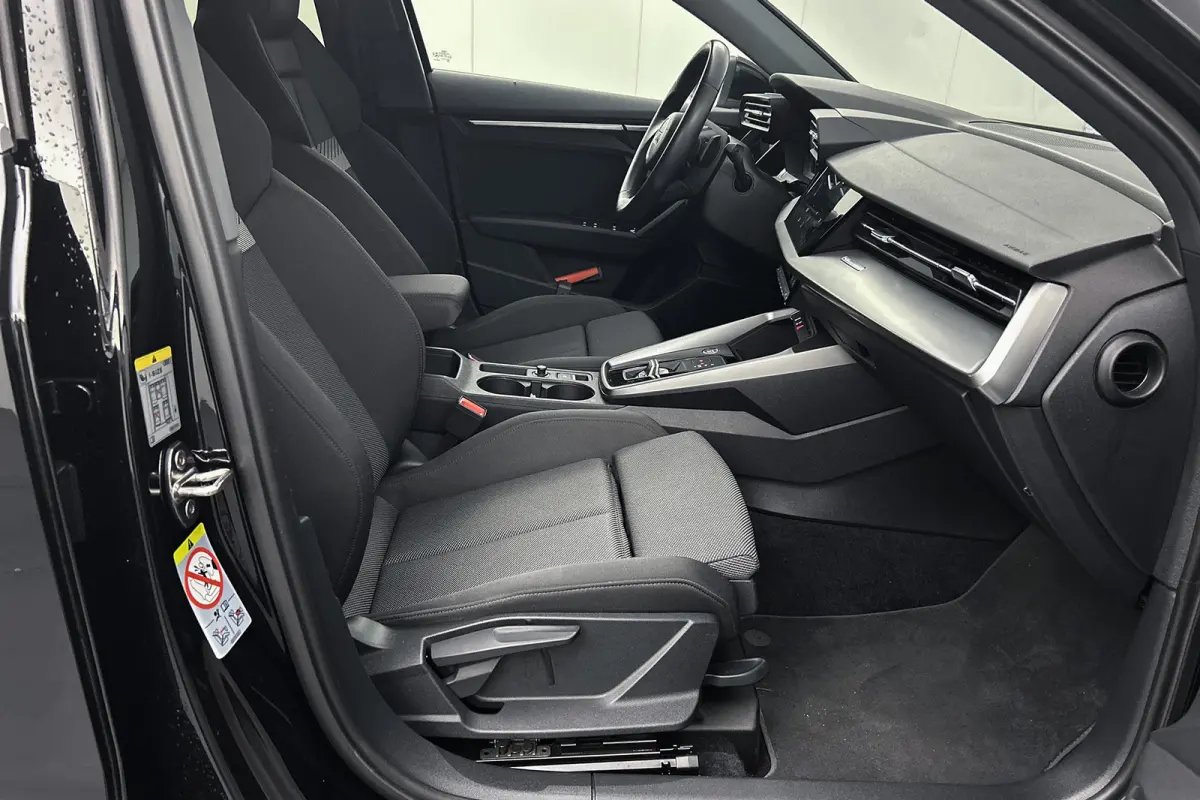 30 TFSI Advanced edition | Stoelverwarming | Navigatie | Airco