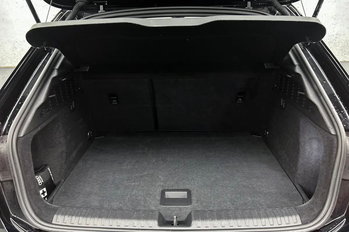 30 TFSI Advanced edition | Stoelverwarming | Navigatie | Airco