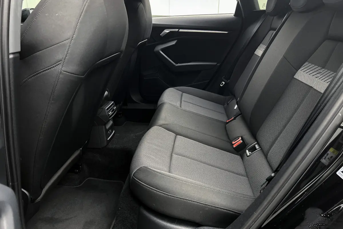 30 TFSI Advanced edition | Stoelverwarming | Navigatie | Airco