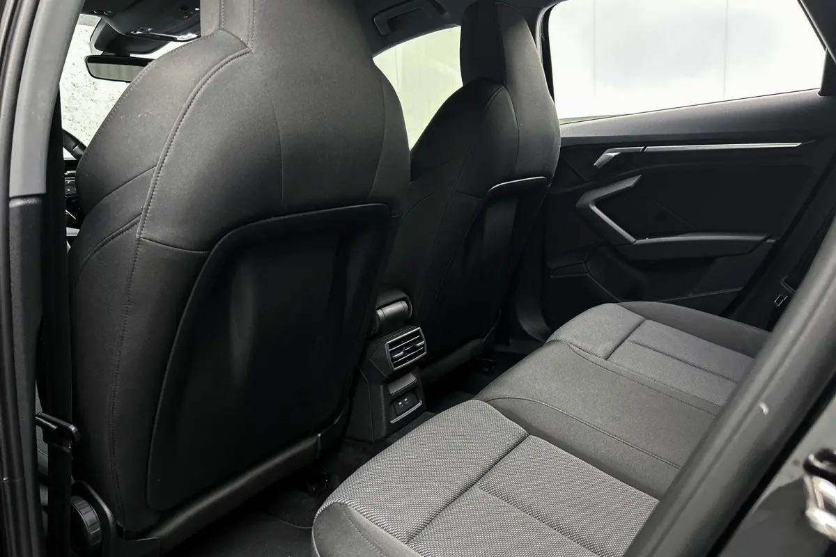 30 TFSI Advanced edition | Stoelverwarming | Navigatie | Airco