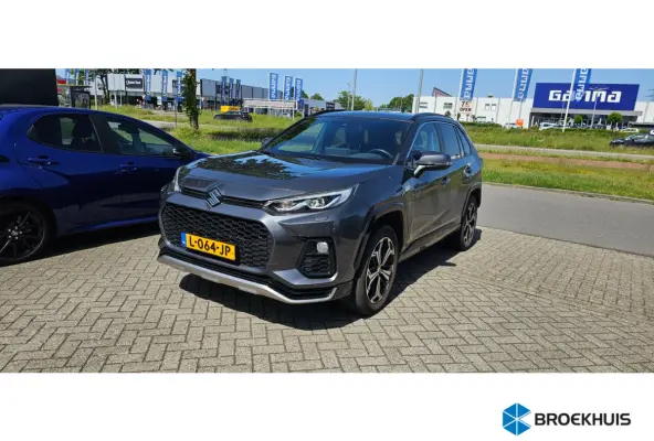 2.5 Plug-in Hybrid Style / Trekhaak / Navigatie / Camera / elektr. kofferklep / Dodehoek / Keyless / Stuur - en voor&achterstoelen verwarmd / Parkeersensoren
