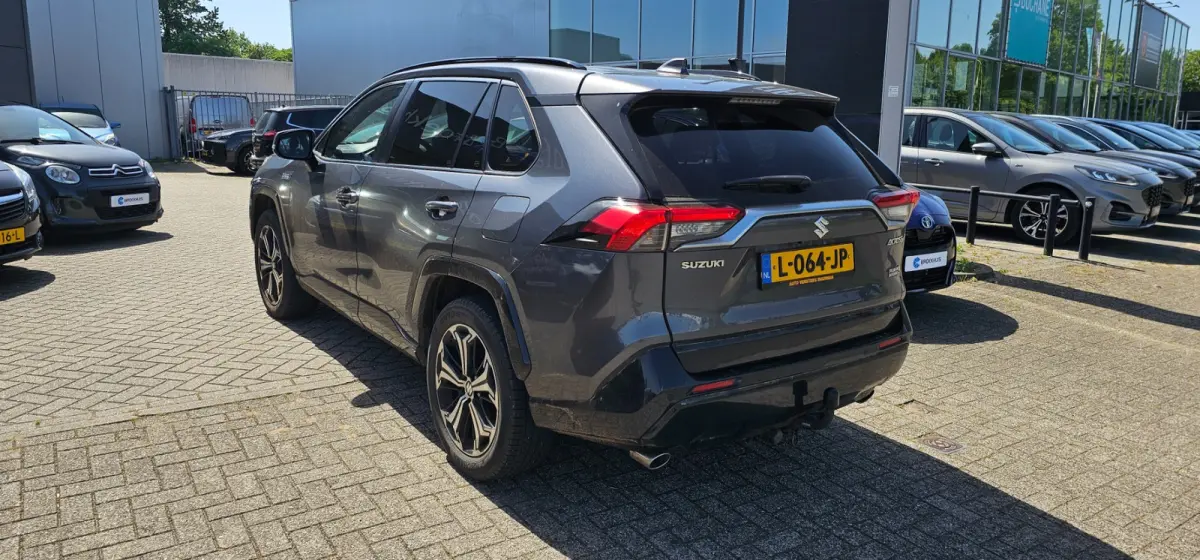 2.5 Plug-in Hybrid Style / Trekhaak / Navigatie / Camera / elektr. kofferklep / Dodehoek / Keyless / Stuur - en voor&achterstoelen verwarmd / Parkeersensoren