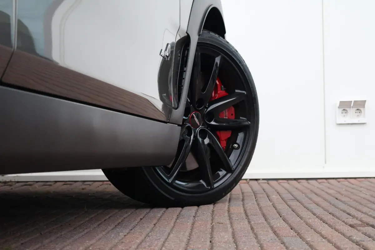 2.0 JCW ALL4 Chili | Pano dak | Head-up | Harman Kardon | Verwarmbare voorstoelen | Achteruitrijcamera | Comforttoegang | Adaptieve LED-koplamp |