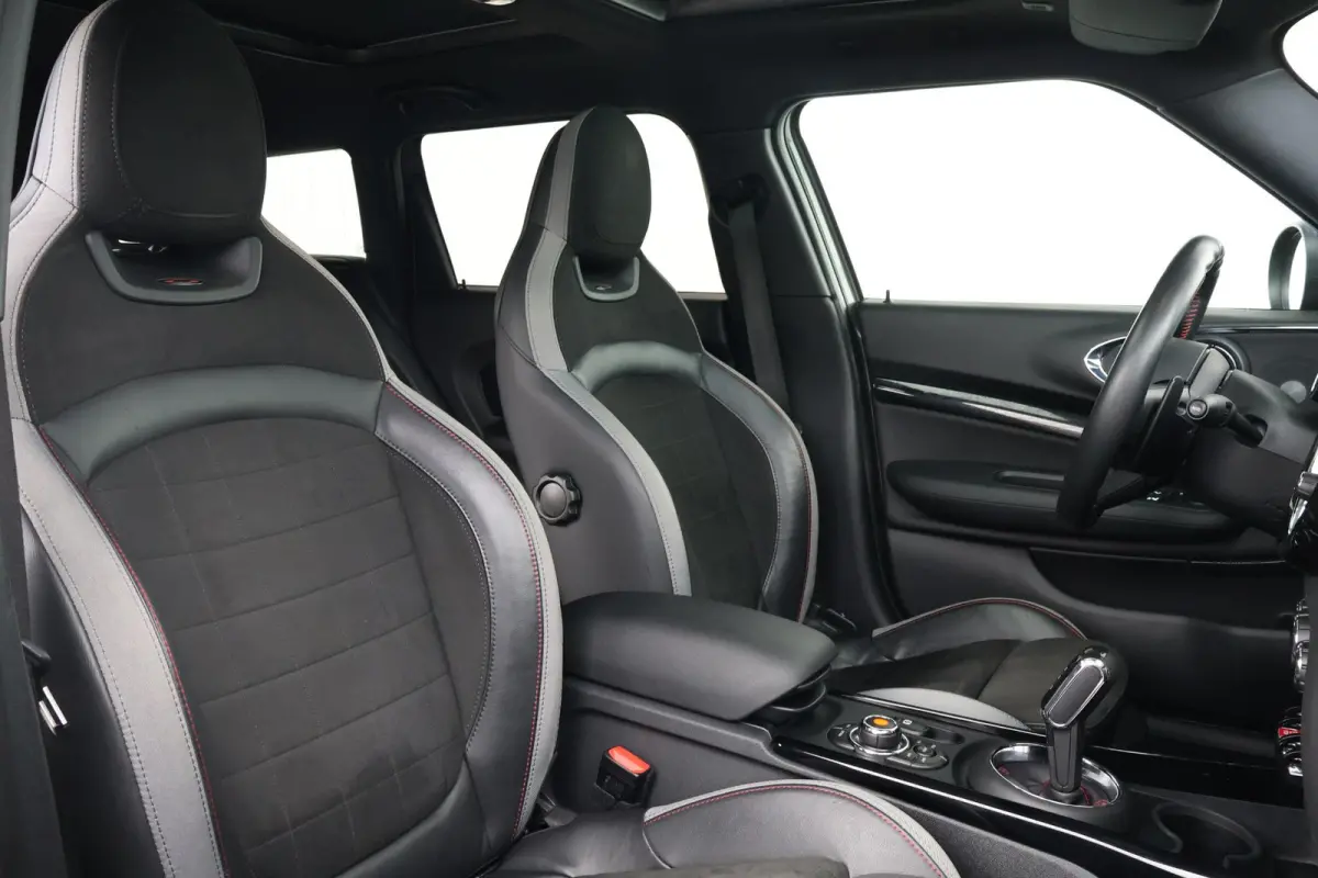 2.0 JCW ALL4 Chili | Pano dak | Head-up | Harman Kardon | Verwarmbare voorstoelen | Achteruitrijcamera | Comforttoegang | Adaptieve LED-koplamp |