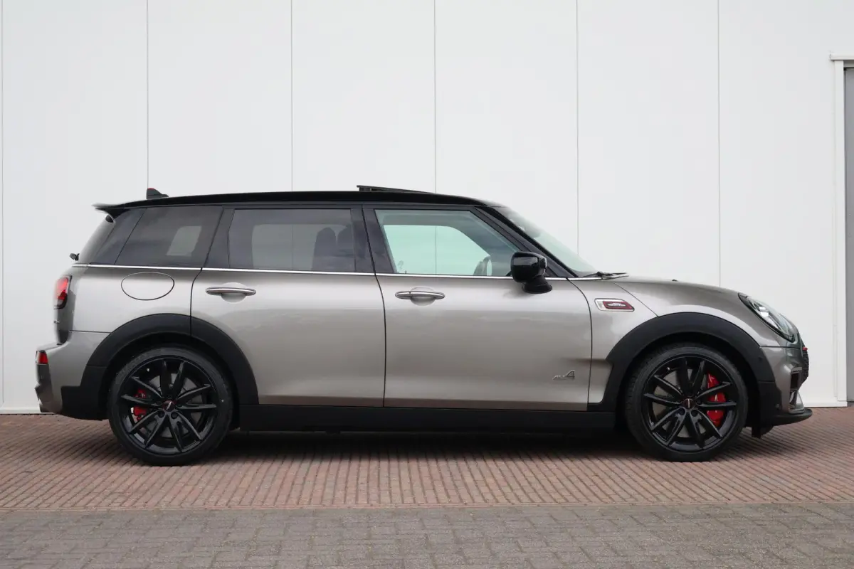 2.0 JCW ALL4 Chili | Pano dak | Head-up | Harman Kardon | Verwarmbare voorstoelen | Achteruitrijcamera | Comforttoegang | Adaptieve LED-koplamp |