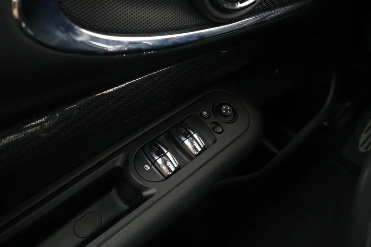 2.0 JCW ALL4 Chili | Pano dak | Head-up | Harman Kardon | Verwarmbare voorstoelen | Achteruitrijcamera | Comforttoegang | Adaptieve LED-koplamp |