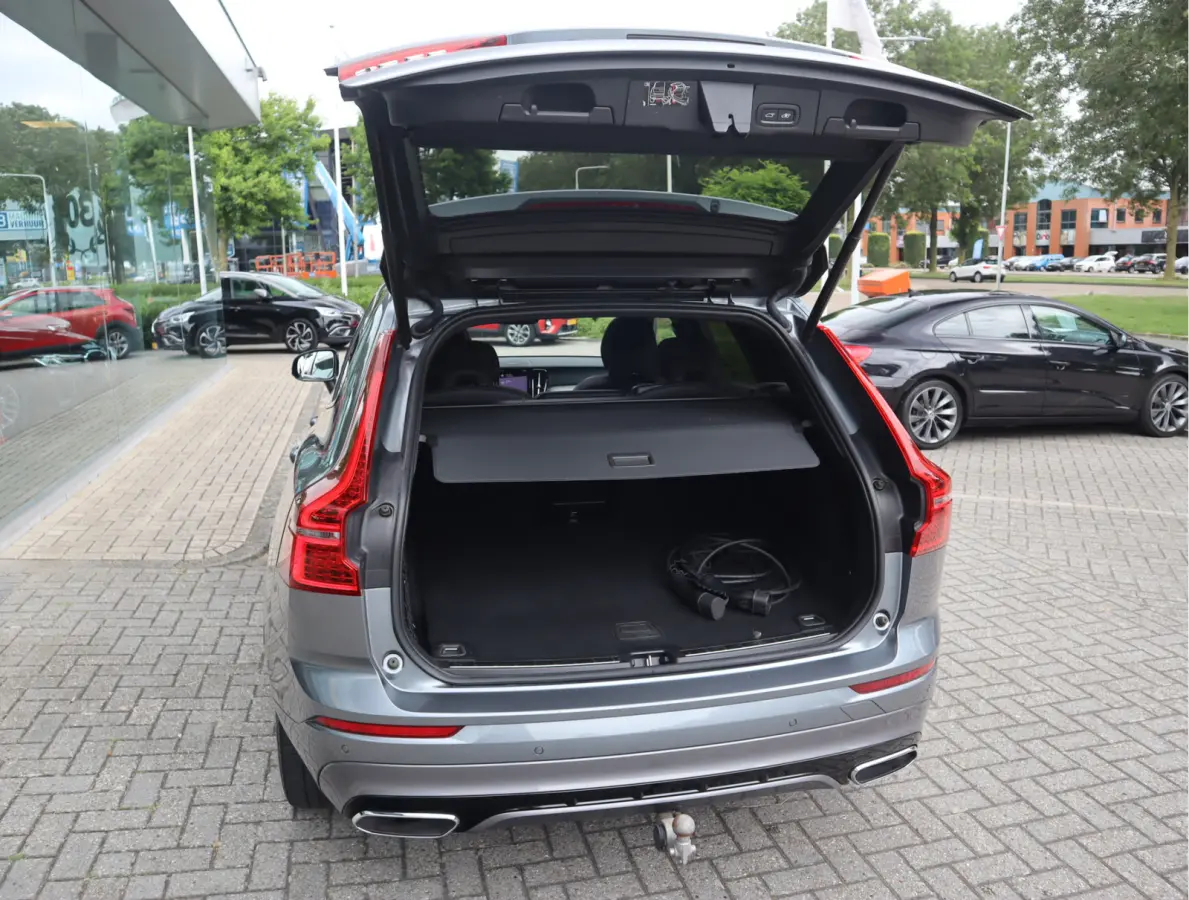 2.0 Recharge T6 AWD R-Design / Navi / Climate / Pano / Trekh / Leder / Blis/ Keyles / Autopilot /  / Uitstekende staat!