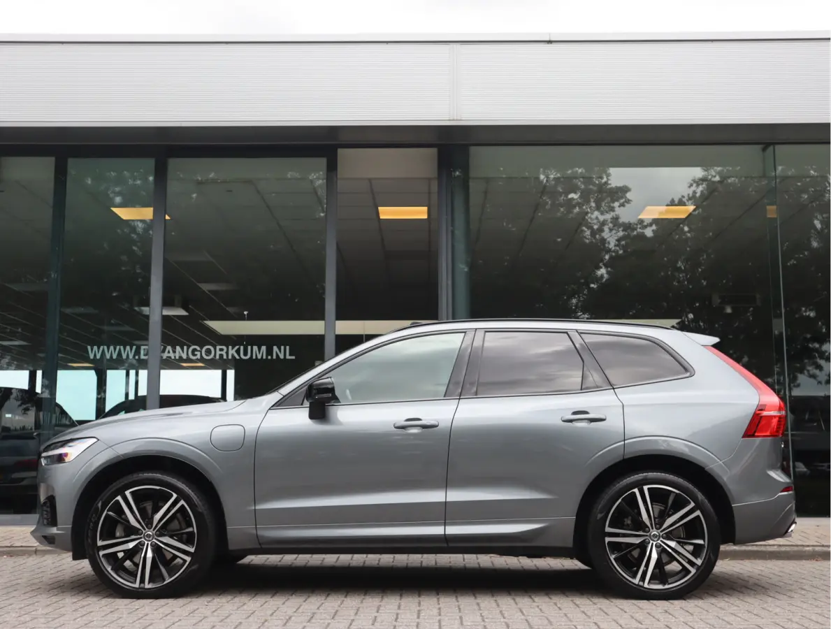 2.0 Recharge T6 AWD R-Design / Navi / Climate / Pano / Trekh / Leder / Blis/ Keyles / Autopilot /  / Uitstekende staat!