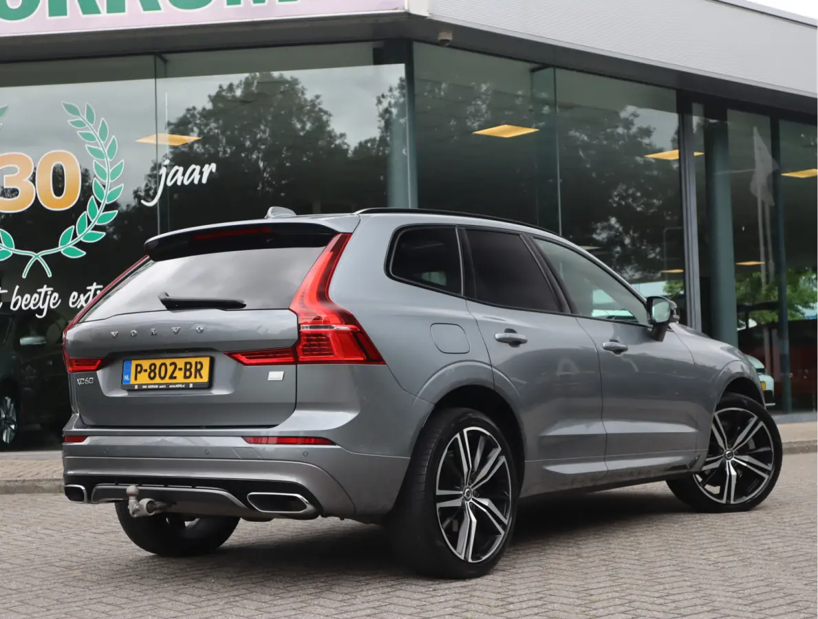 2.0 Recharge T6 AWD R-Design / Navi / Climate / Pano / Trekh / Leder / Blis/ Keyles / Autopilot /  / Uitstekende staat!