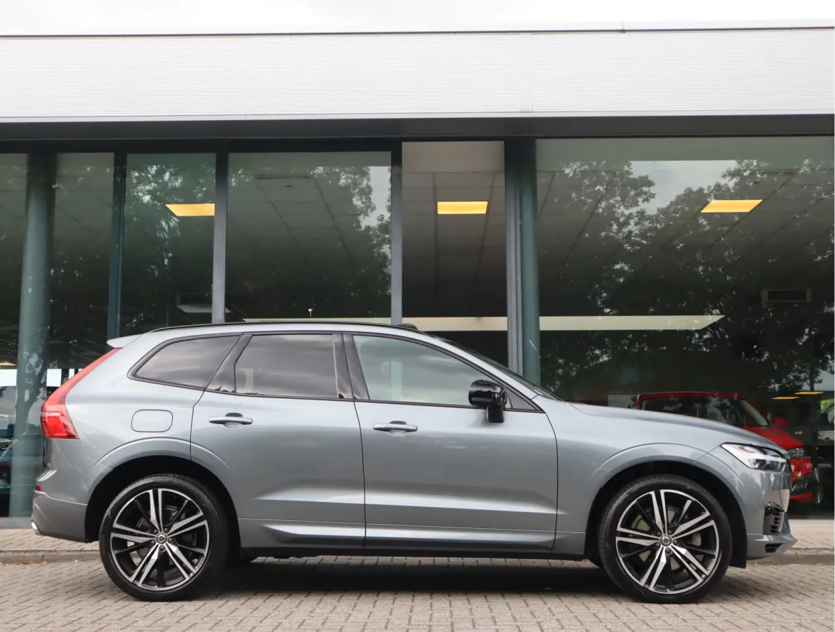 2.0 Recharge T6 AWD R-Design / Navi / Climate / Pano / Trekh / Leder / Blis/ Keyles / Autopilot /  / Uitstekende staat!