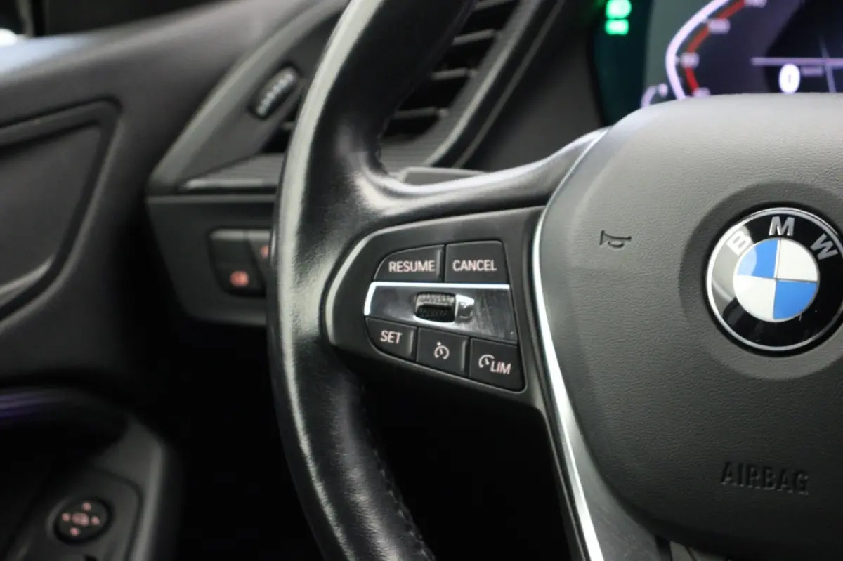 218i Introduction Edition Automaat - Digitaal Cockpit, Carplay, Camera, Half Leer