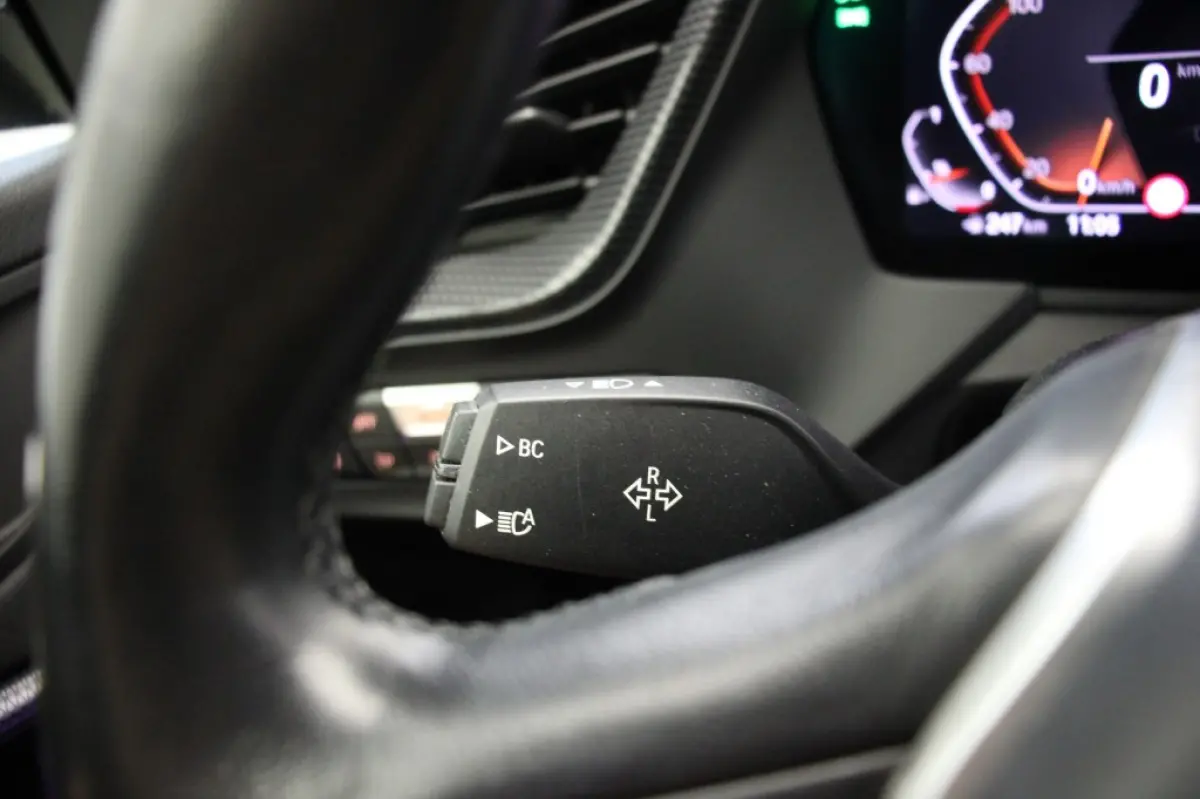 218i Introduction Edition Automaat - Digitaal Cockpit, Carplay, Camera, Half Leer