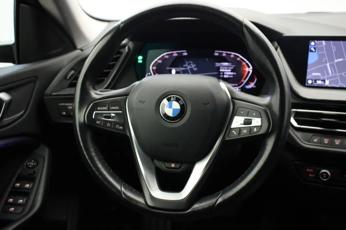 218i Introduction Edition Automaat - Digitaal Cockpit, Carplay, Camera, Half Leer