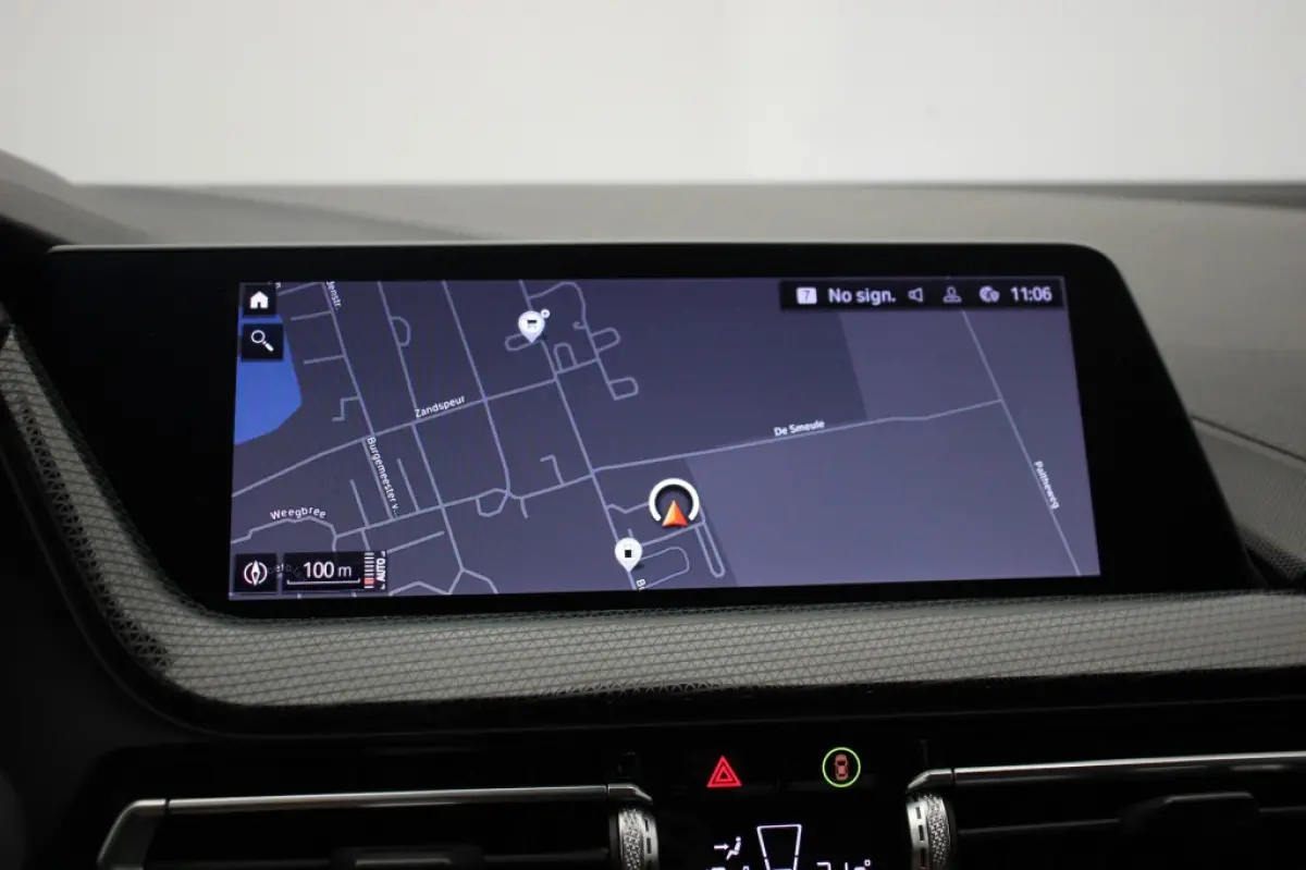 218i Introduction Edition Automaat - Digitaal Cockpit, Carplay, Camera, Half Leer