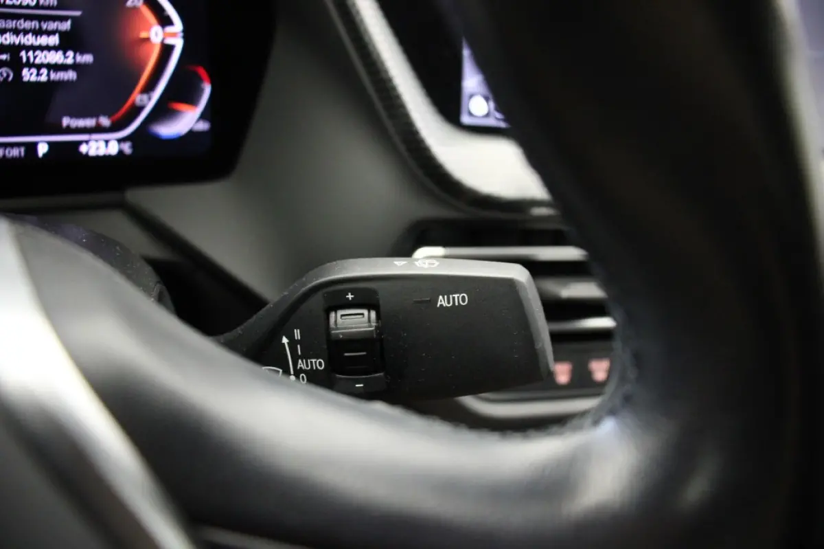 218i Introduction Edition Automaat - Digitaal Cockpit, Carplay, Camera, Half Leer