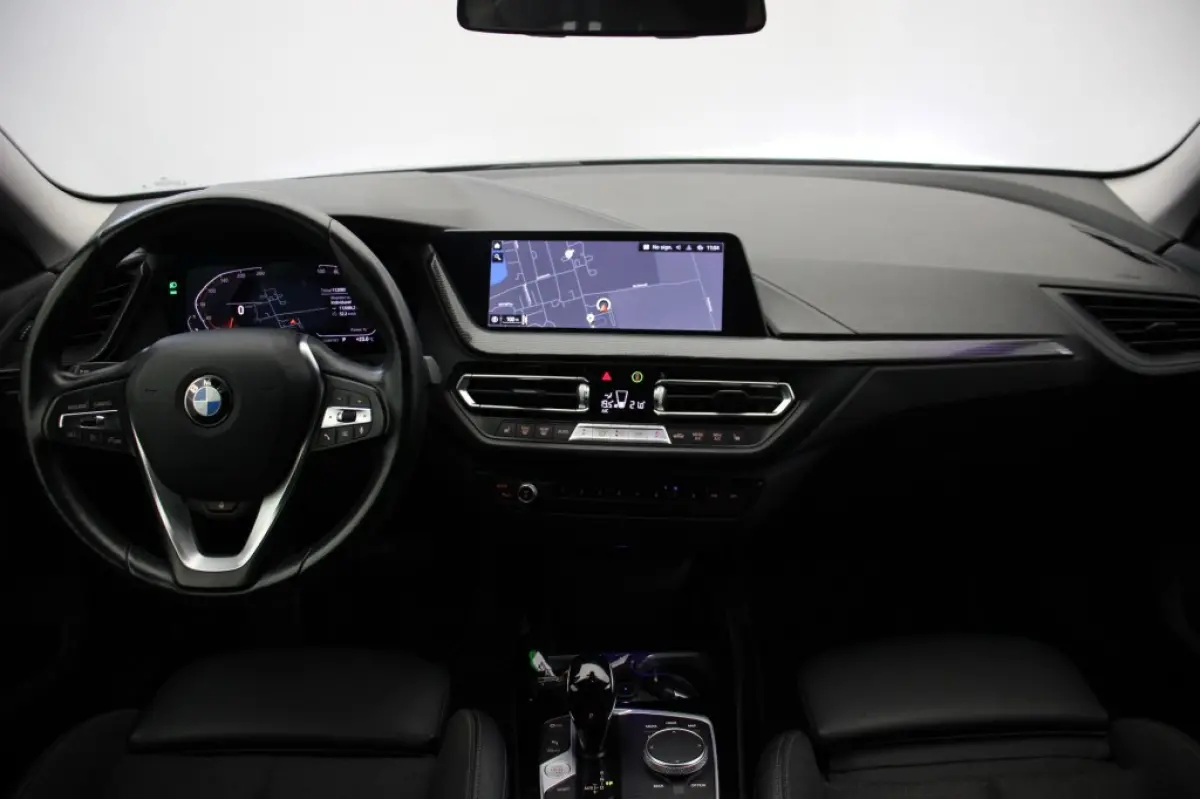 218i Introduction Edition Automaat - Digitaal Cockpit, Carplay, Camera, Half Leer
