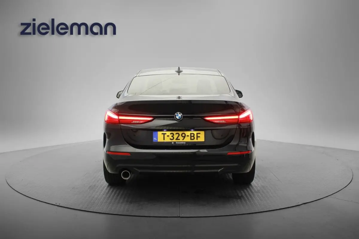 218i Introduction Edition Automaat - Digitaal Cockpit, Carplay, Camera, Half Leer
